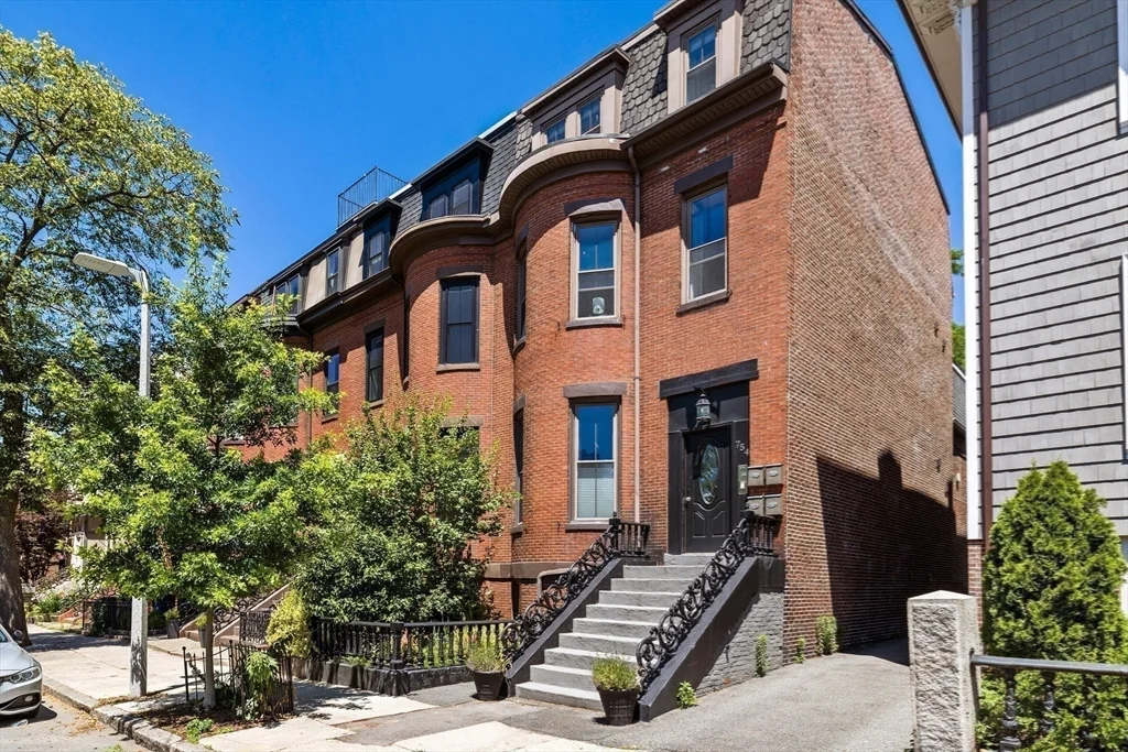 754 E 4th, South Boston