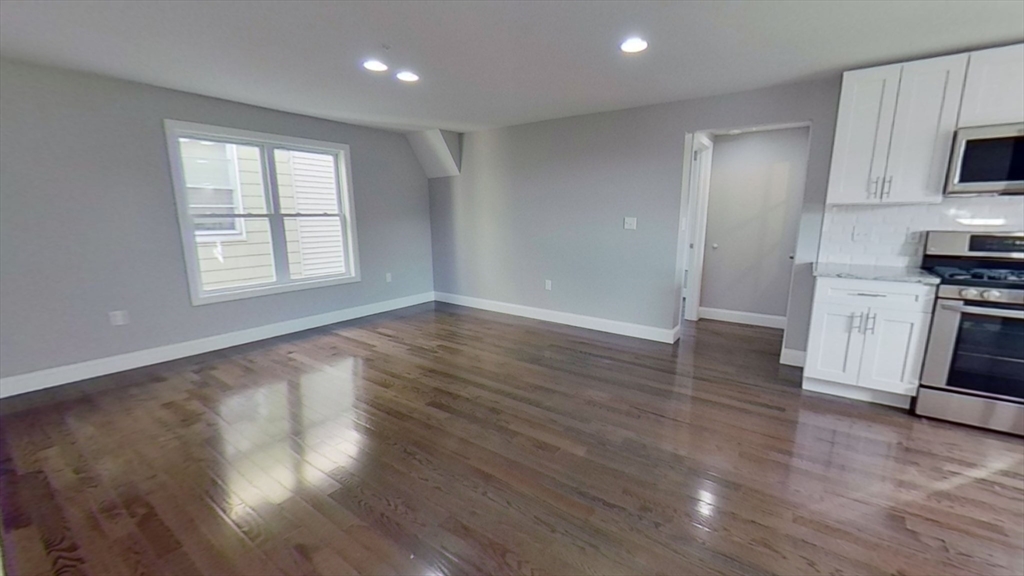 15 Leedsville, Dorchester