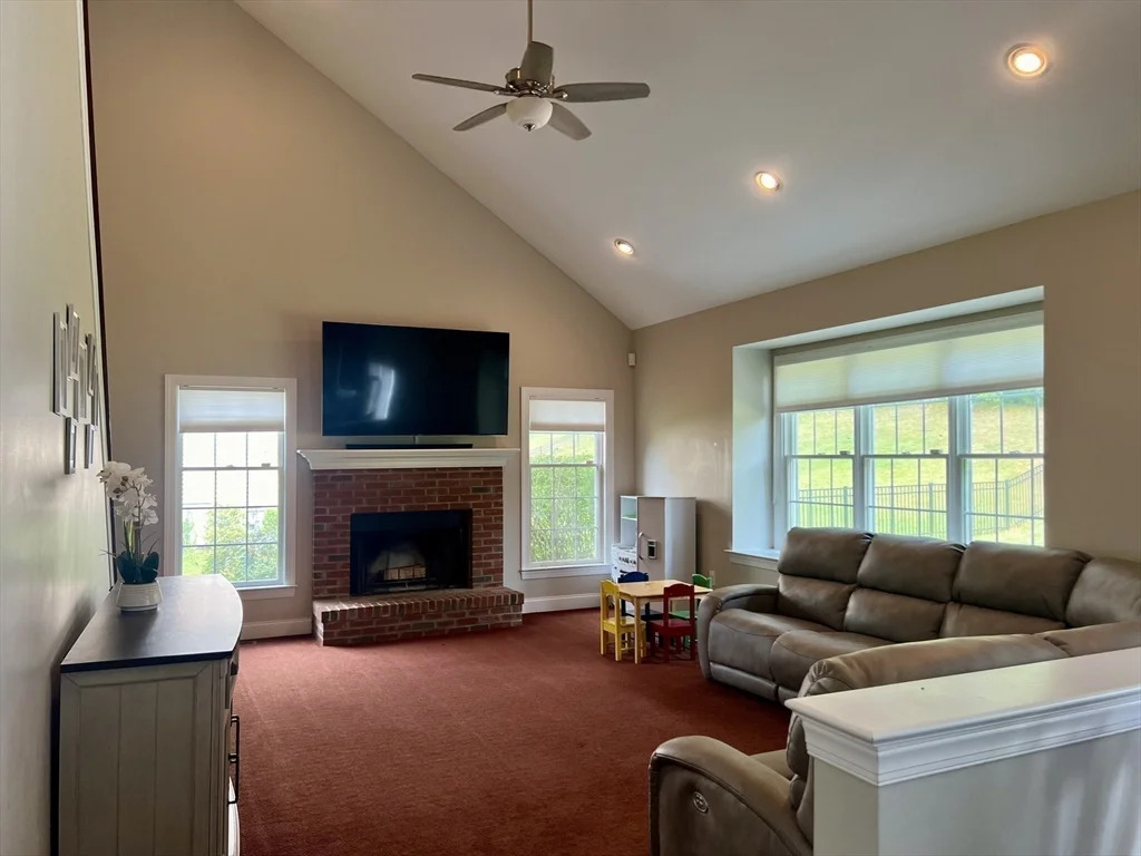 24 Endean Dr, Walpole