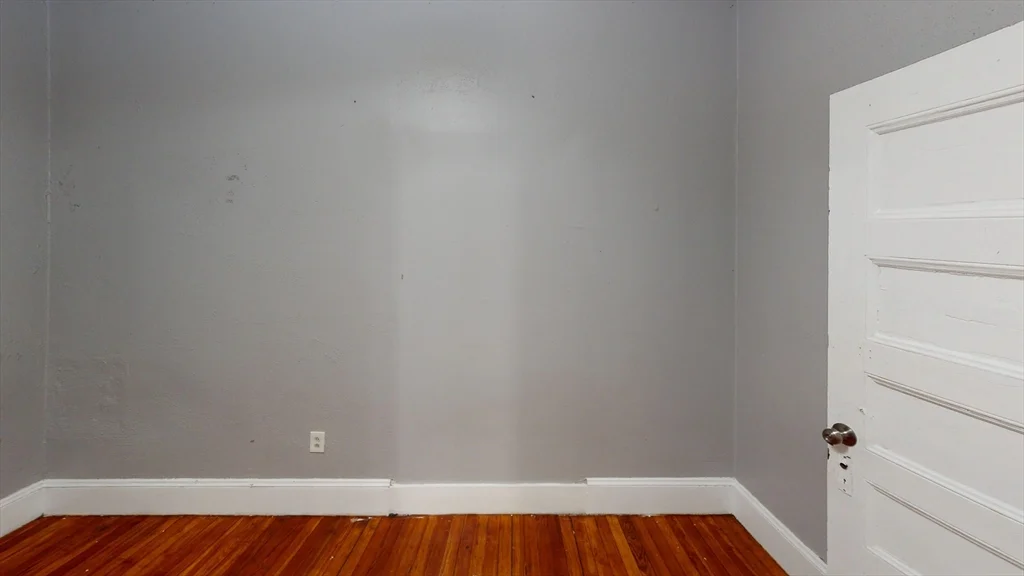 11 Sunset St, Mission Hill