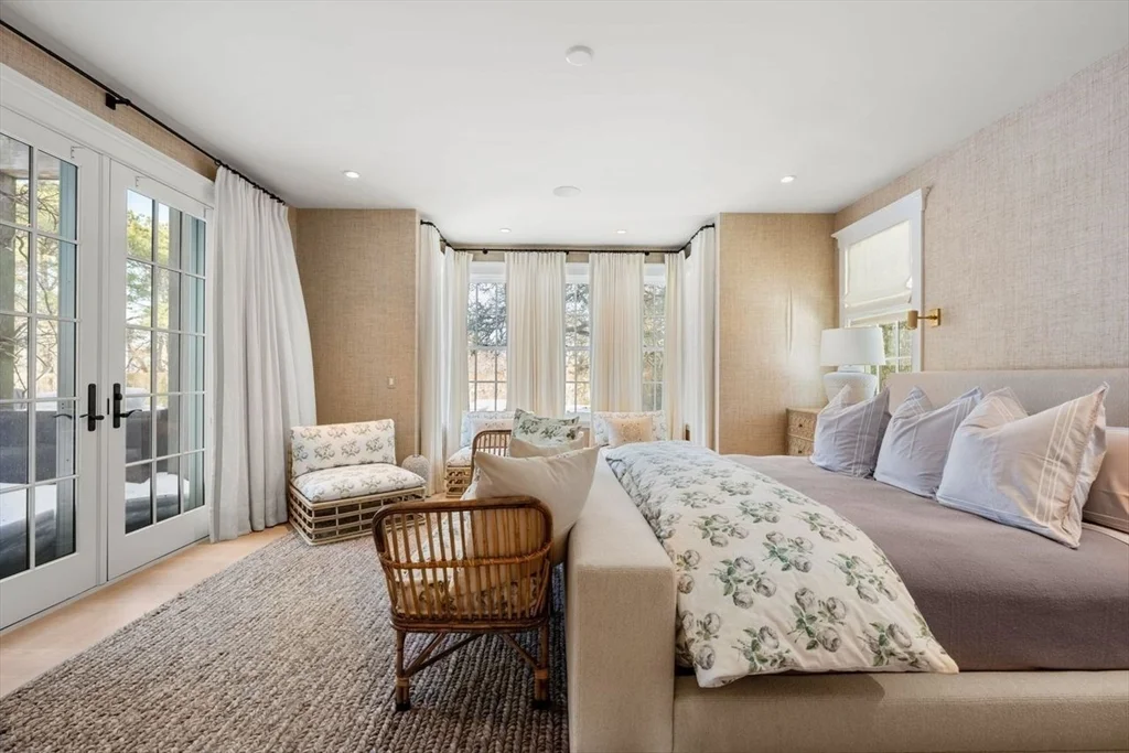 34 Brewster Rd, Monomoy