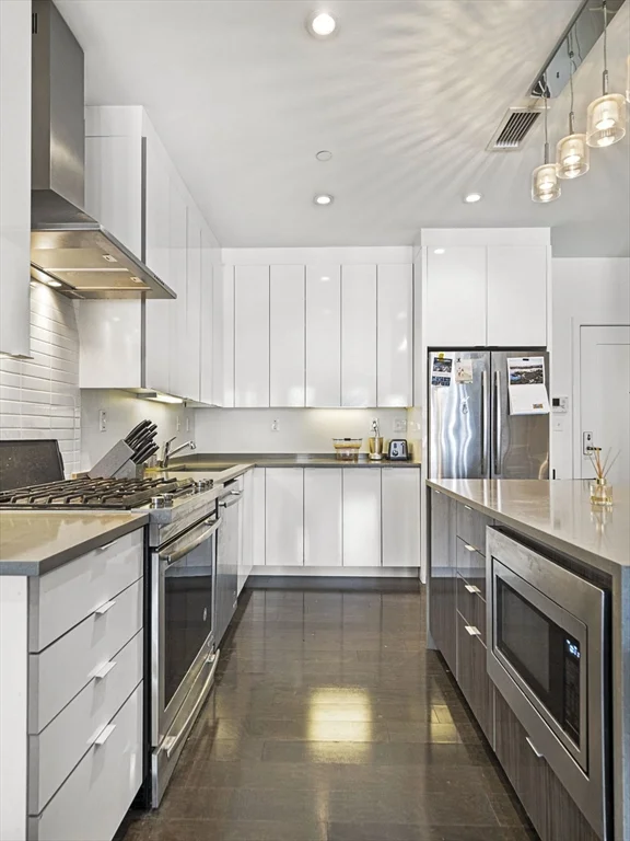 2 West Sixth St, South Boston