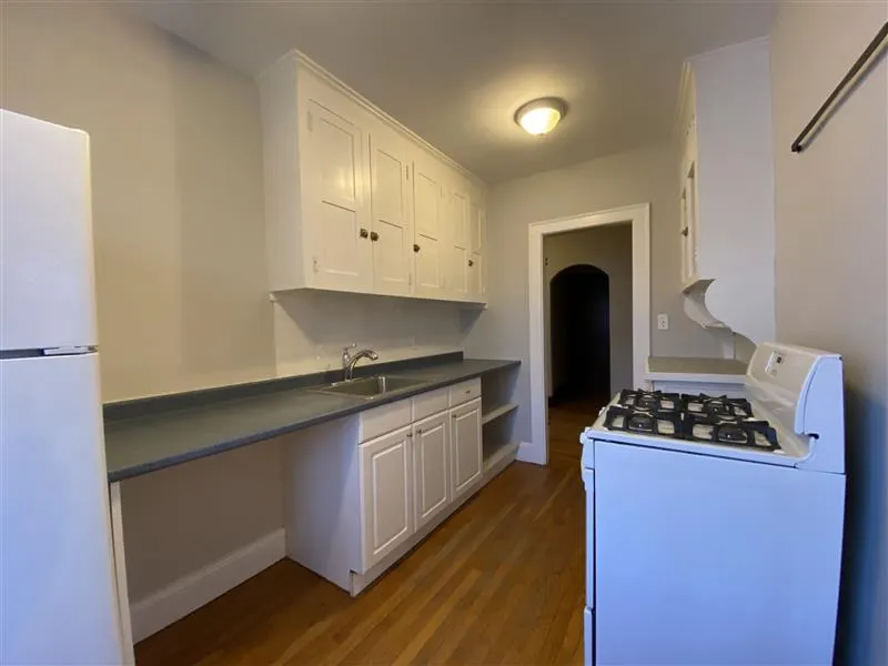 118 College Ave, Tufts