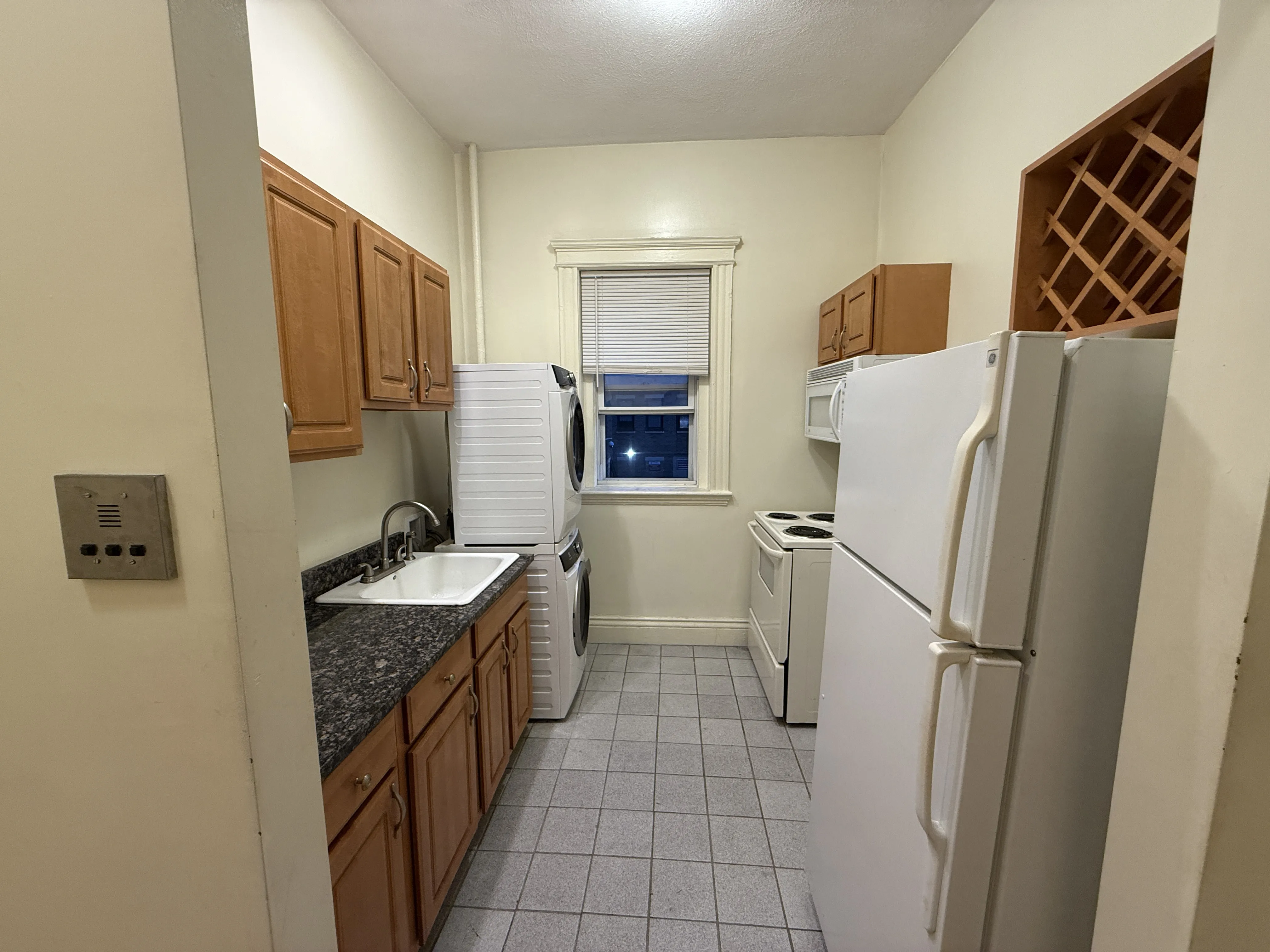 106 Queensberry St, Fenway