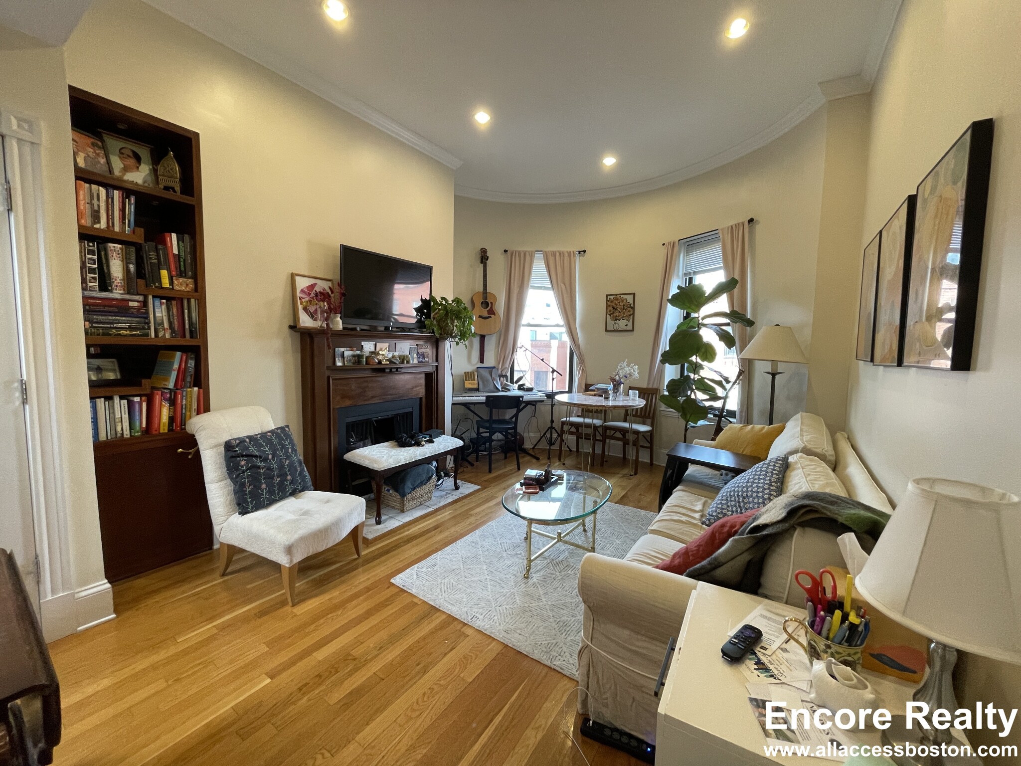 28 Symphony Rd, Fenway