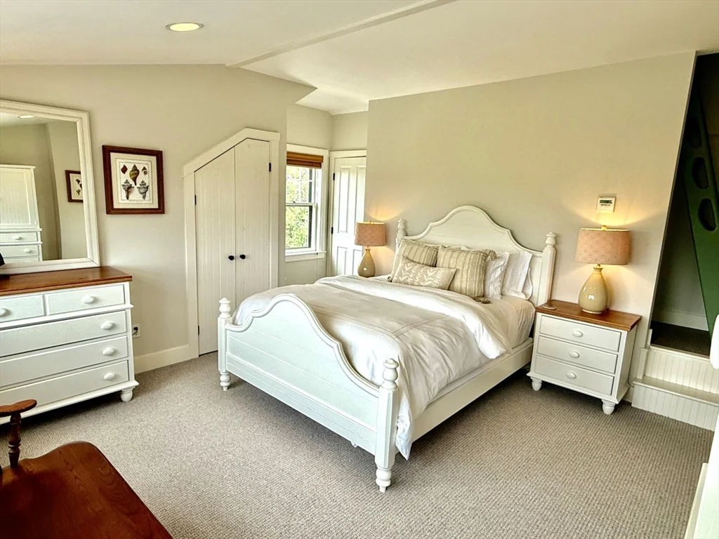 1 Pochick Ave, Nantucket