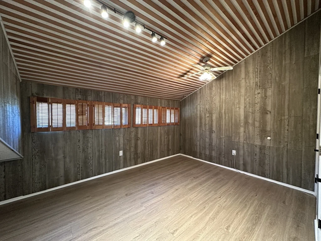 79 Greenbrook Dr, Stoughton