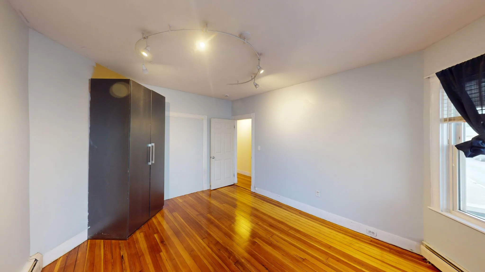 46 Middle St, South Boston