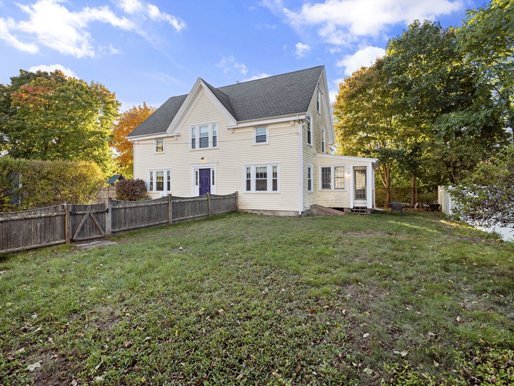 14 R Charles St, Danvers