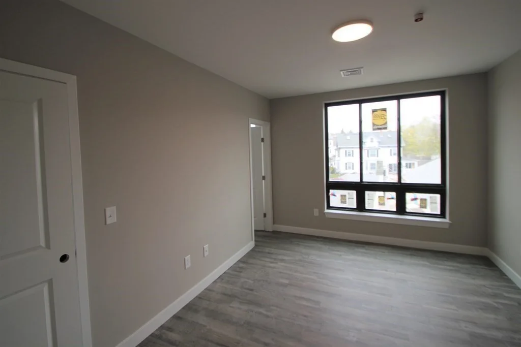 629 Washington St, Whitman