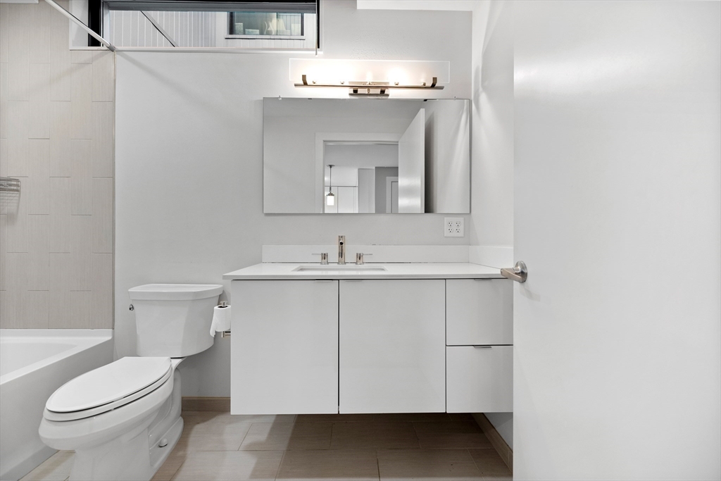 121 Portland St, West End