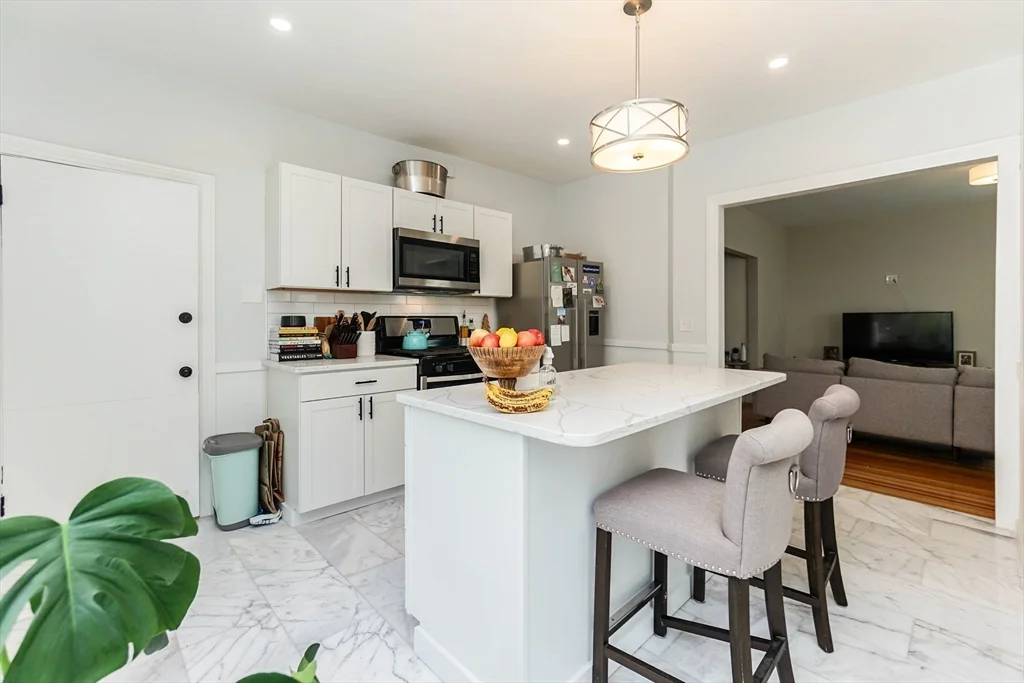 51 Main St, Winter Hill