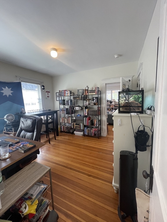 20 Burnham St, Tufts