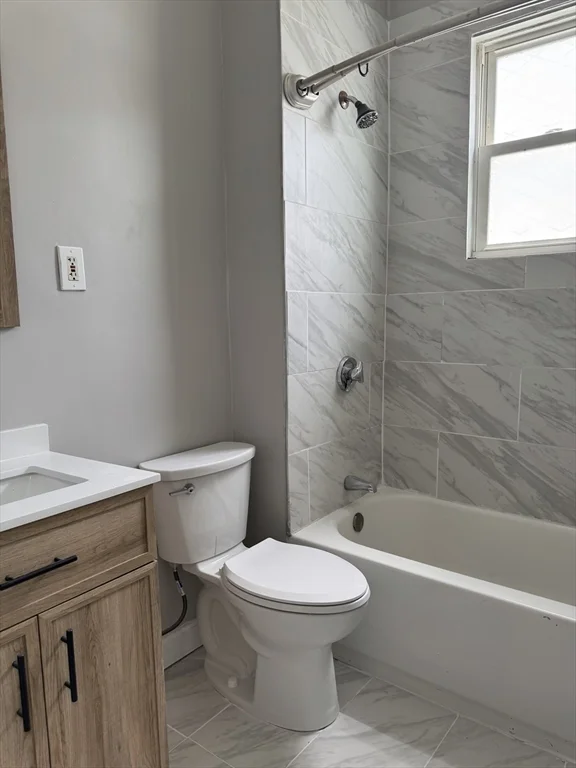 7 Woodward Park St, Roxbury