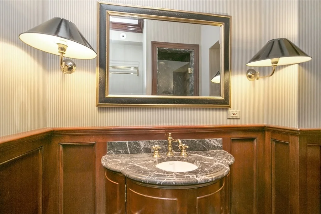 404 Beacon St, Back Bay