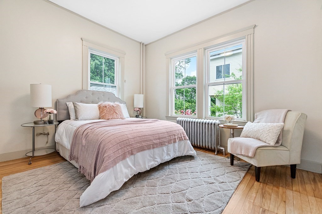 121 Hewlett St, Roslindale