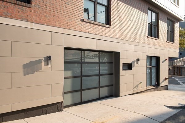 425 Border St, East Boston