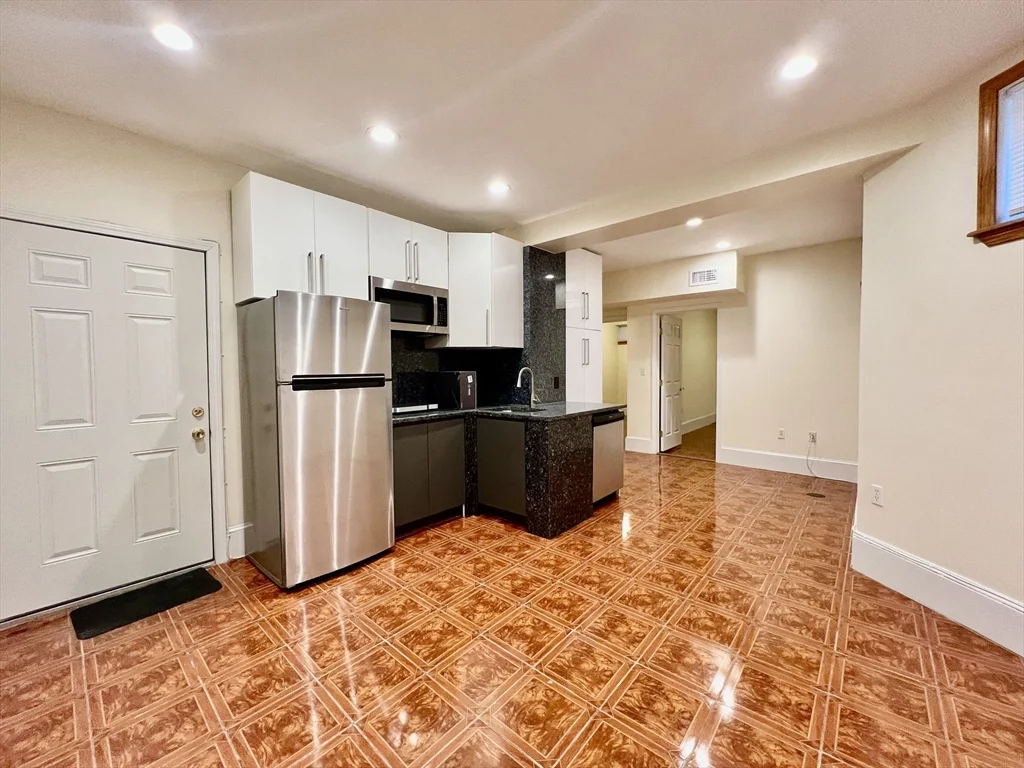 69 Babcock St, North Brookline