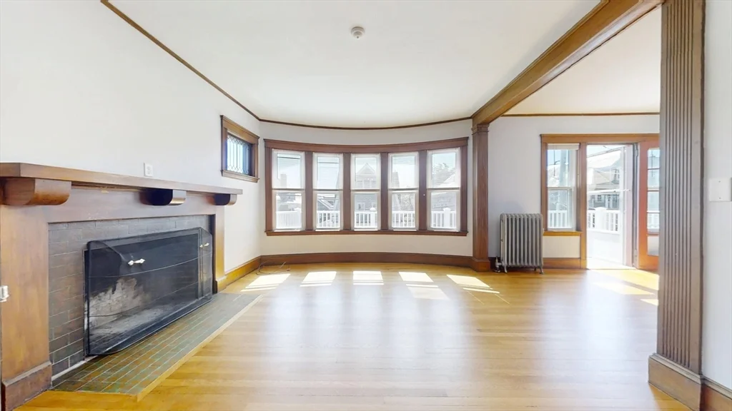 39 Commonwealth Rd, East Watertown