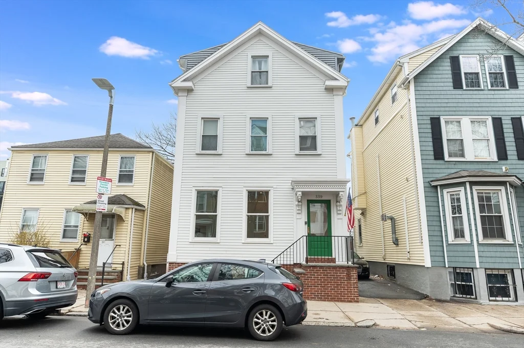 339 W 3rd St, South Boston