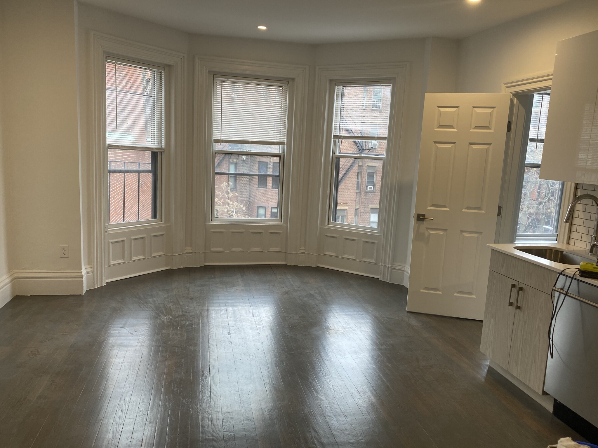 225 Newbury St, Back Bay