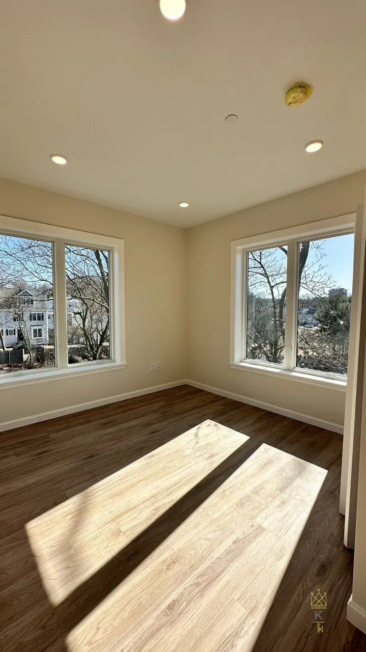 458 Washington St, Brighton