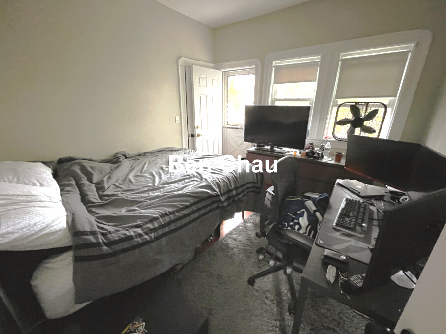 39 Hall Ave, Powder House Square