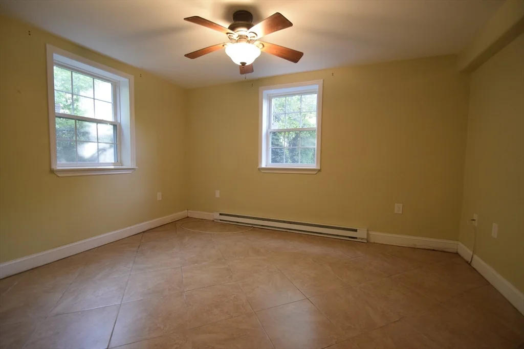 1 Colonial Village Dr, Arlington