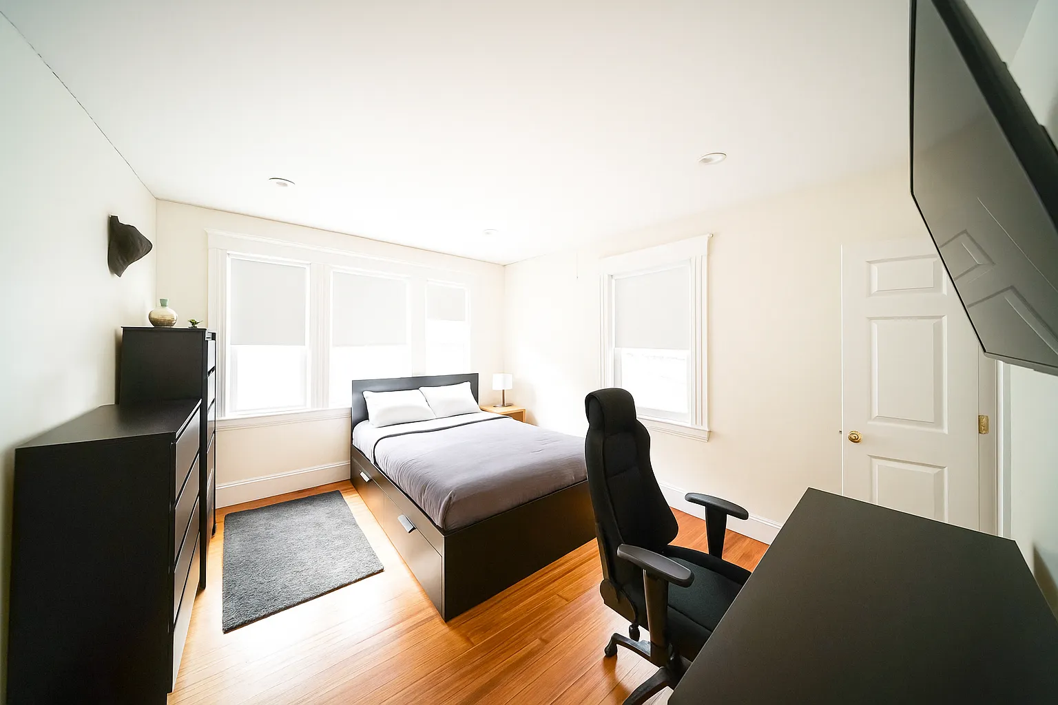 8 Sawyer Ter, Allston