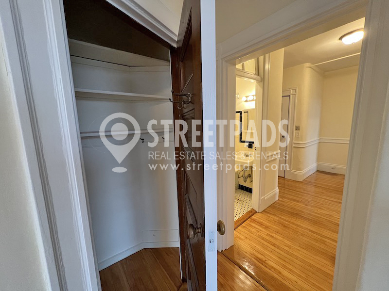 2 Ware St, Mid-Cambridge