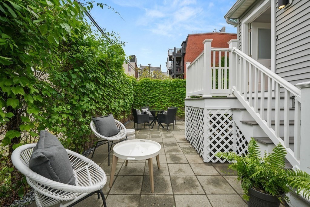 79 Cottage St, East Boston