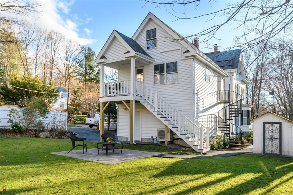 12R Maugus Ave, Wellesley Hills