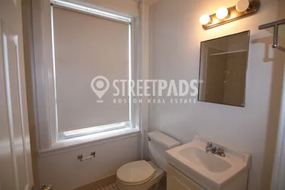 15 Green St, North Brookline