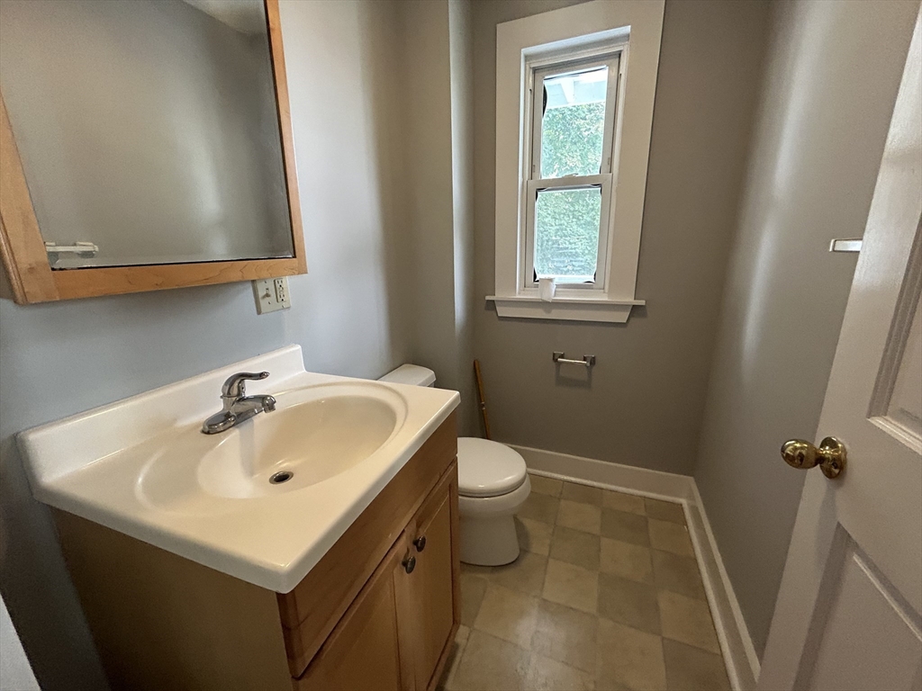 82 Conwell Ave, Somerville