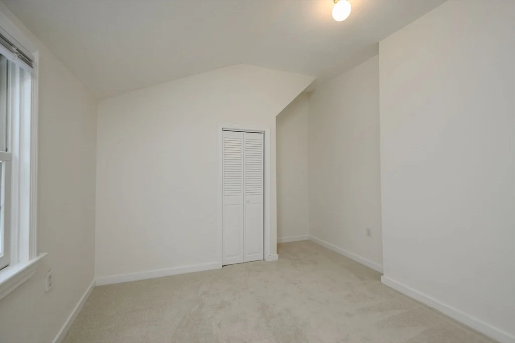 25 Bayberry Ln, Cohasset