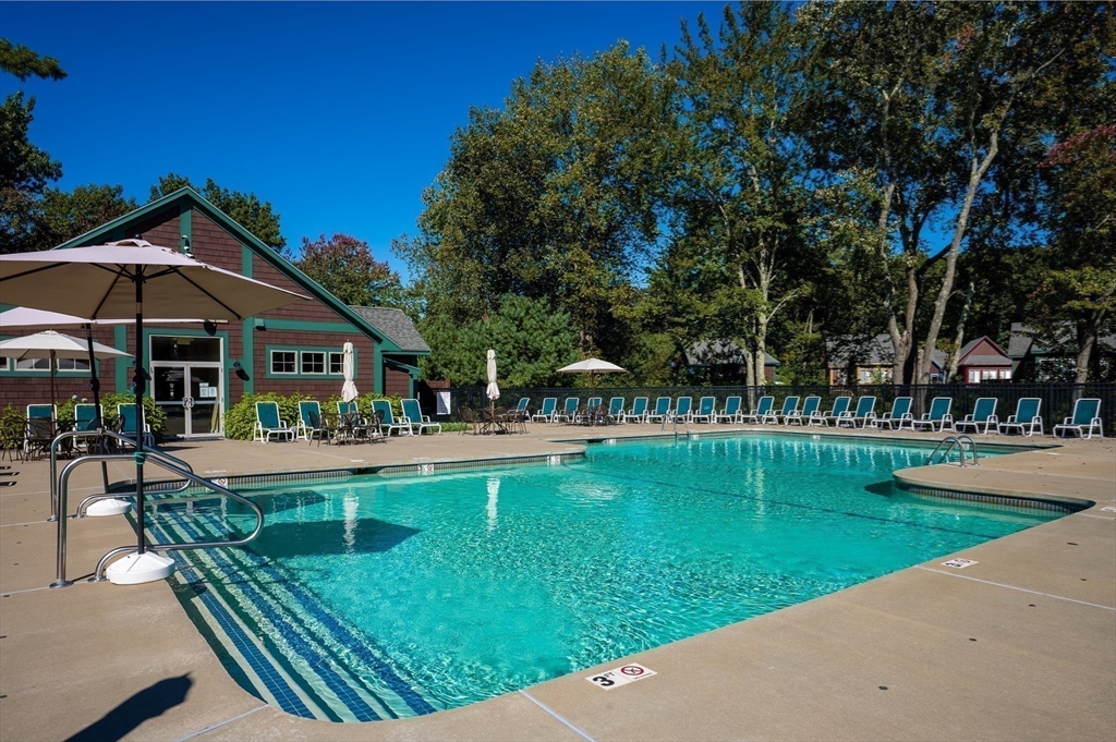 23 Fox Run, Westford