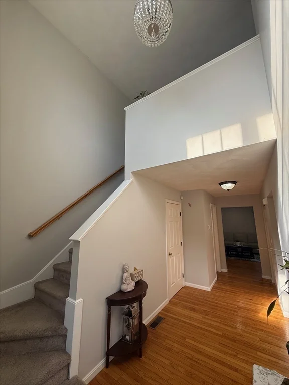 10 Ptarmigan Dr, Shrewsbury