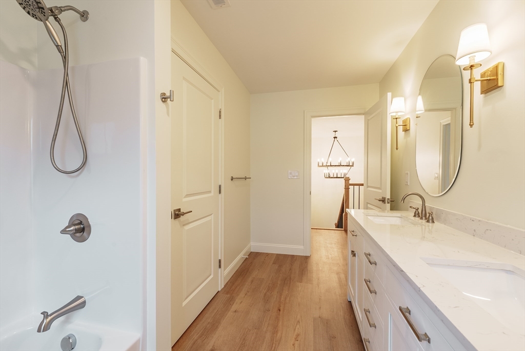 23 Moore St, Agawam