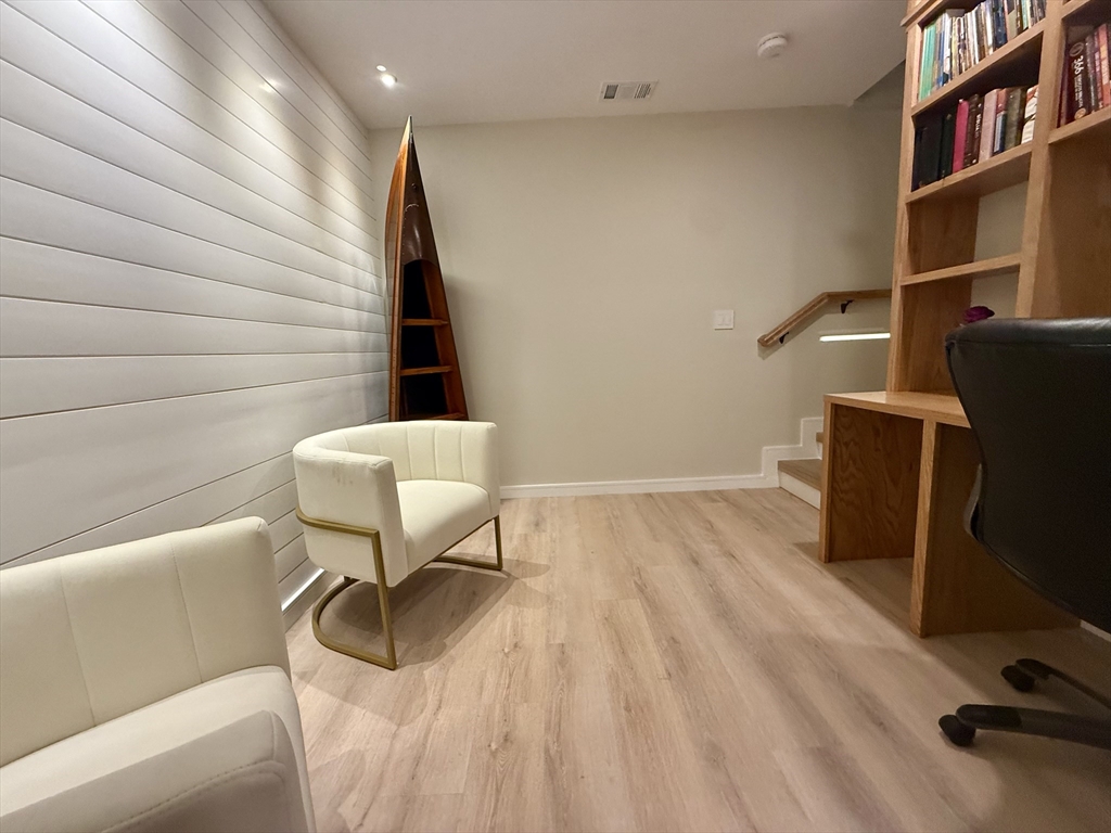 14 Bernard Circle, Tisbury