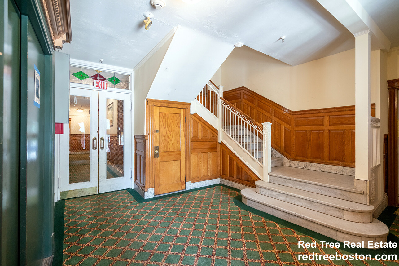 111 Park Dr, Fenway
