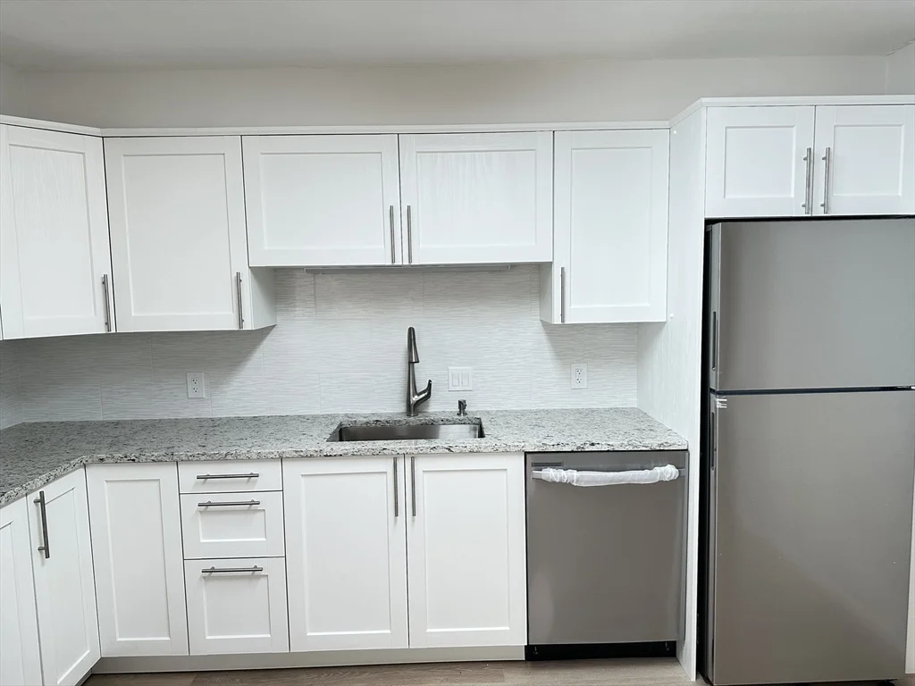 1004 Paradise Rd, Swampscott