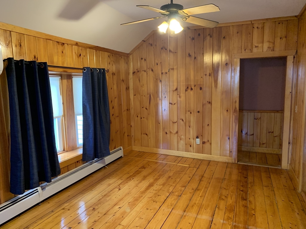 346 Fountain St,, Fall River