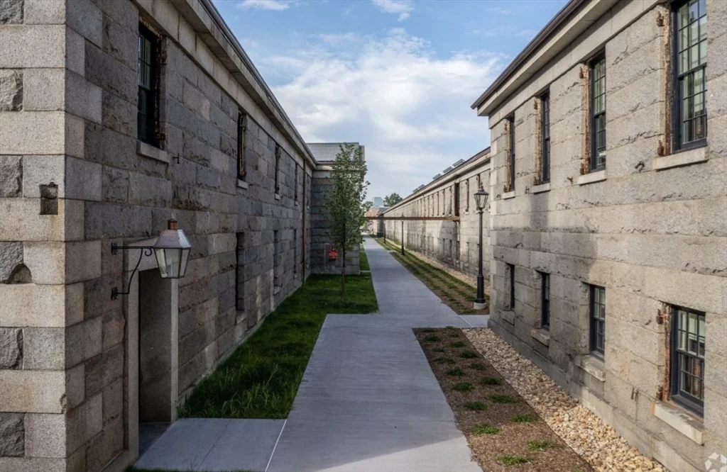 58 13th St, Charlestown