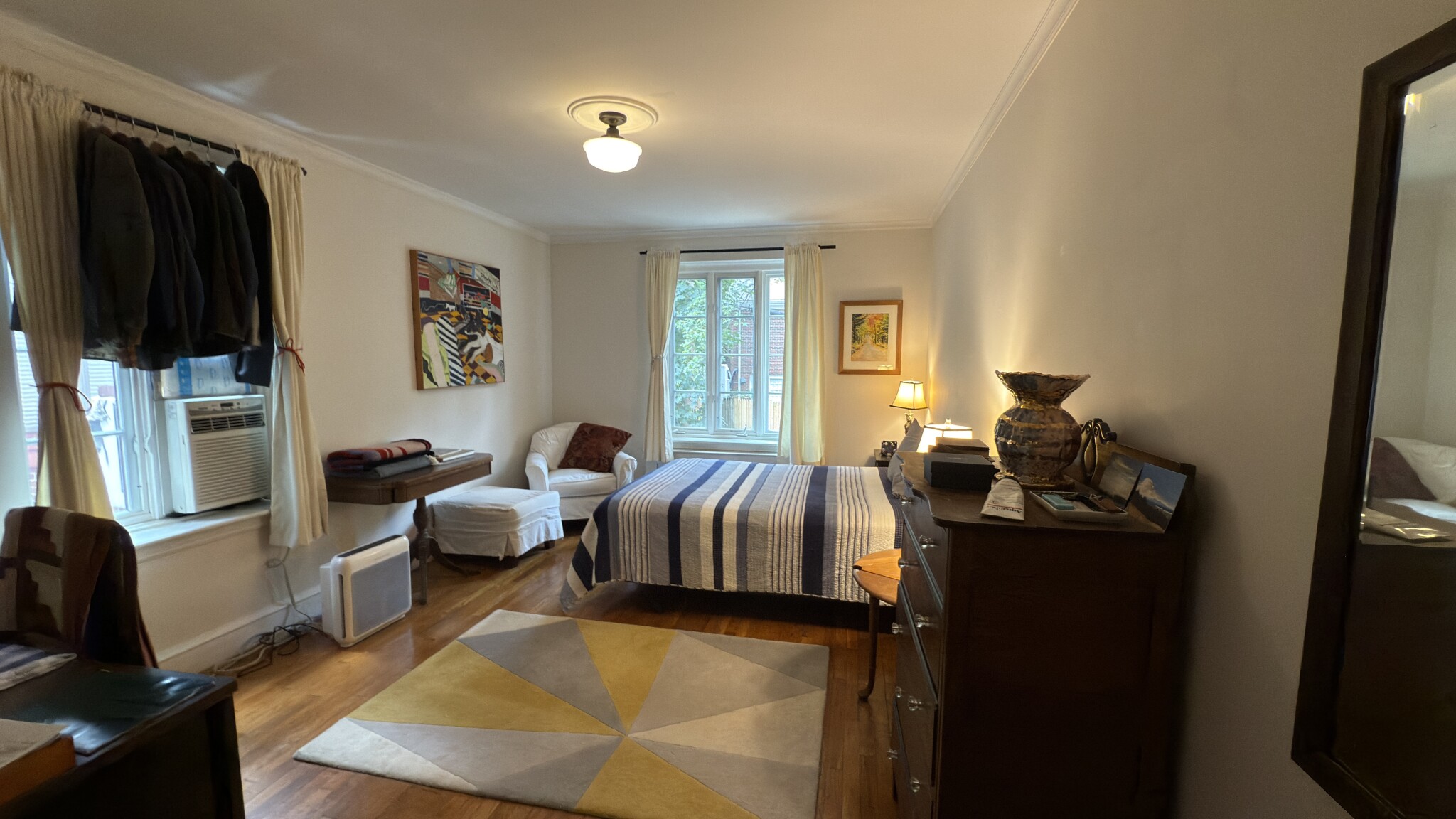 17 Monmouth Ct, Longwood