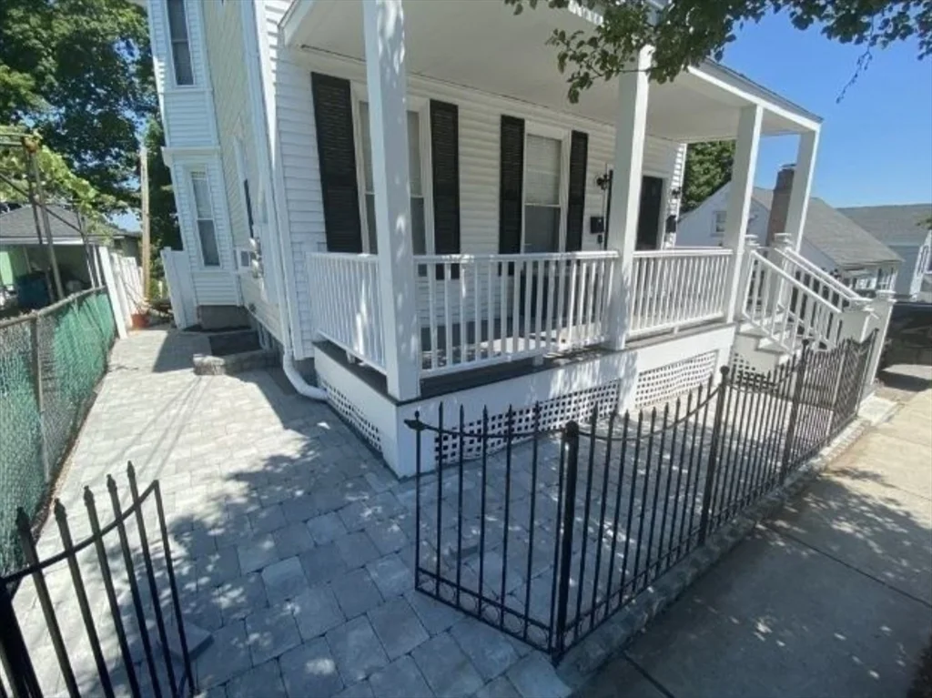 323 Bainbridge St, Malden