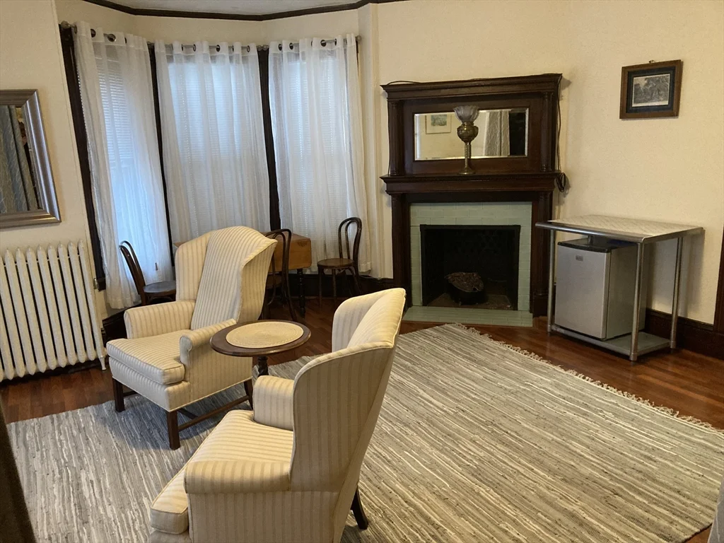 110 Grovers Ave, Winthrop