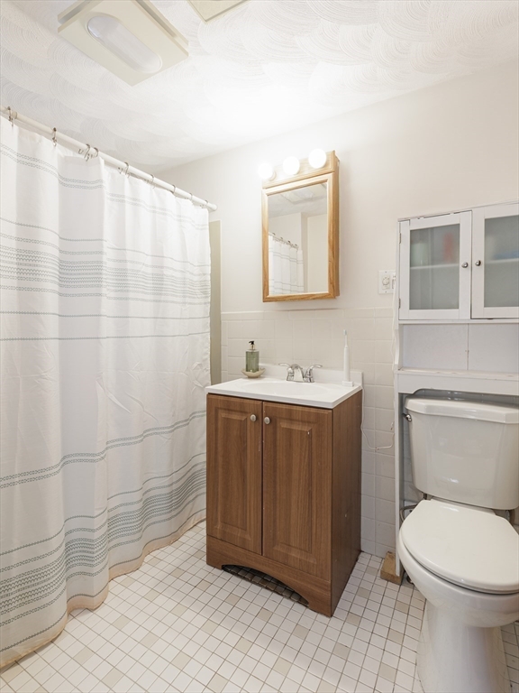 13 Oxford Ave, Belmont