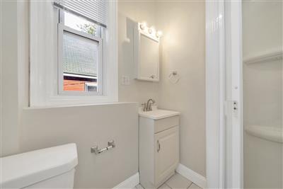 5 Murdock Ter, Brighton