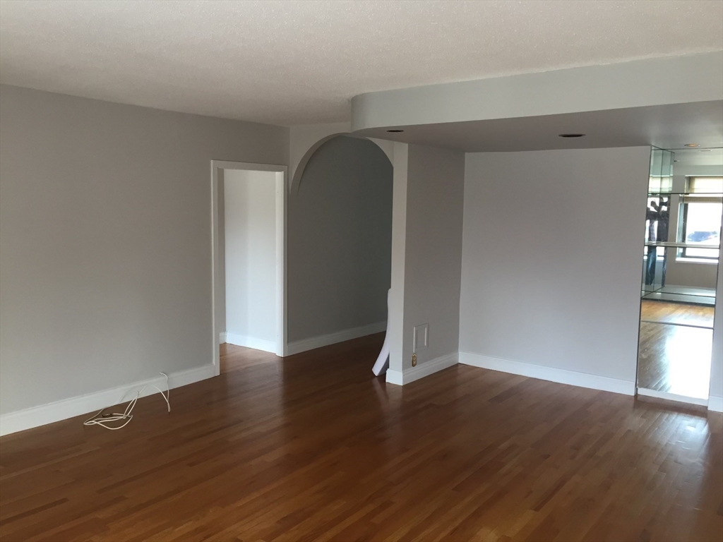 85 E India Row, Waterfront