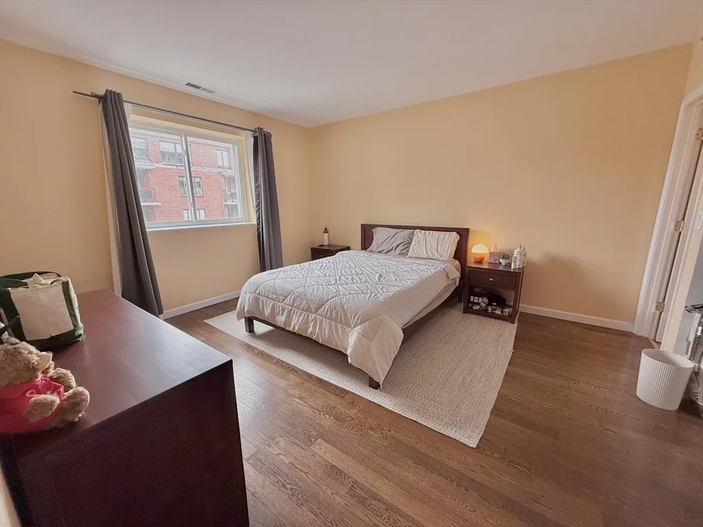20 Stearns, Coolidge Corner